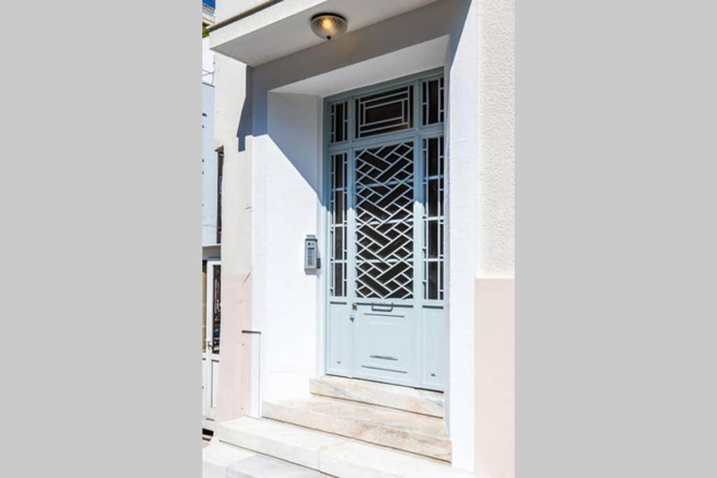 Neoclassical Apartment With 3 Bedrooms In 피레아스 외부 사진